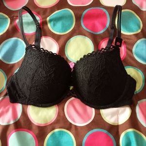 LA Senza Black Lace push up bra. NWT. Size 32 C.